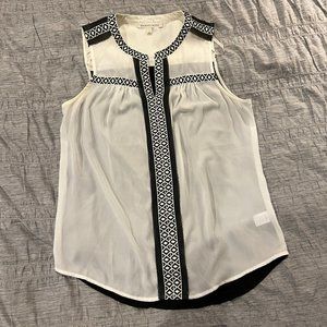 Daniel Rainn sleveless blouse
